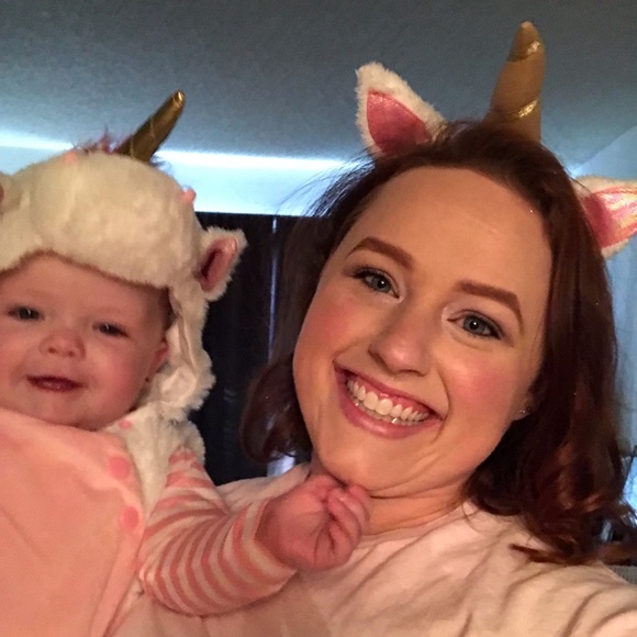 Meet the Posher, Erin! (I’m pretty cool, just FYI) - Picture 1 of 7